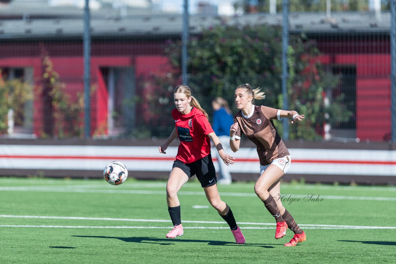 Bild 130 - wBJ FC St. Pauli - Eimsbuetteler TV : Ergebnis: 3:4